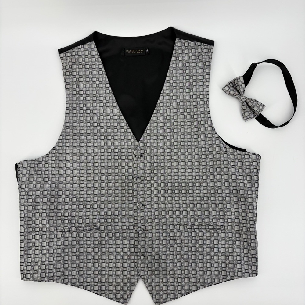 Daniel Gray Mens XXL Tuxedo Vest Bow Tie Set‎ Silver Black Geometric Formal Prom